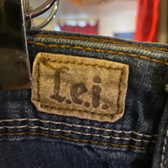 LEI plus sized jeans. - Picture 6 of 6